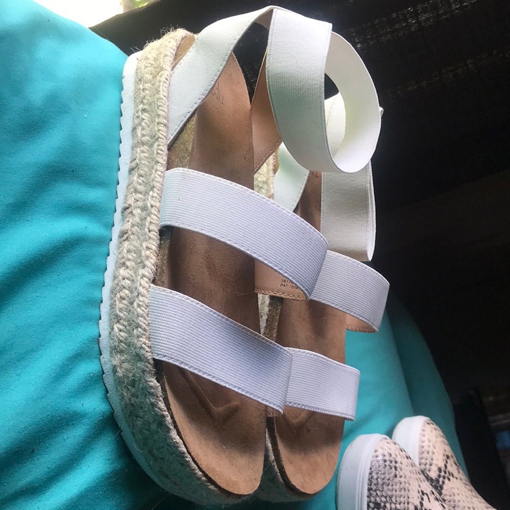 Platform sandals